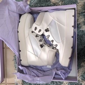 Madden Girl White Negan Boot Sneaker 9.5W